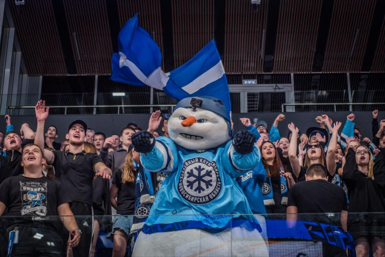 Фото Крики фанатов, тысячи зрителей и Ваня Дмитриенко. День Болельщика в Новосибирске – яркие кадры 20